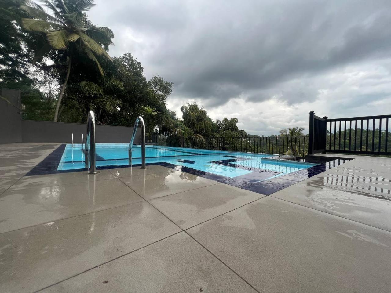Oyo 278 Hotel Rivelka Kundasale Dış mekan fotoğraf