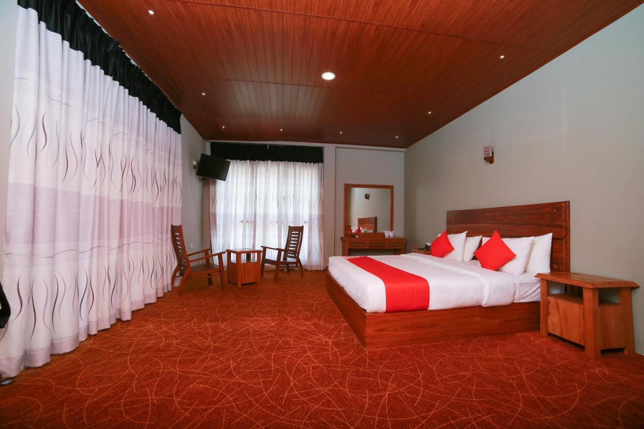 Oyo 278 Hotel Rivelka Kundasale Oda fotoğraf