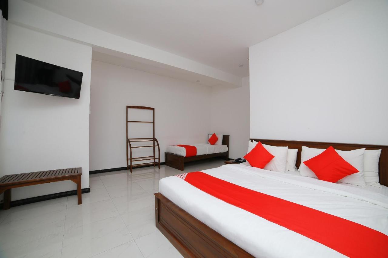 Oyo 278 Hotel Rivelka Kundasale Oda fotoğraf