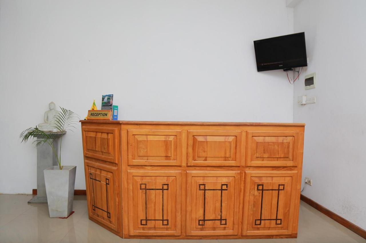 Oyo 278 Hotel Rivelka Kundasale Dış mekan fotoğraf
