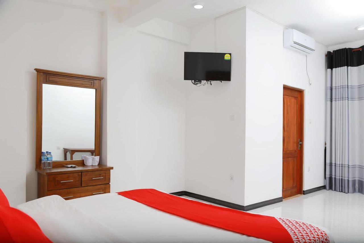 Oyo 278 Hotel Rivelka Kundasale Dış mekan fotoğraf